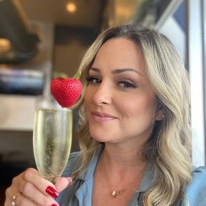 Meet your Posher, Aline